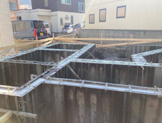 「ガレージのある屋上ドックランの家」 アイキャッチ画像